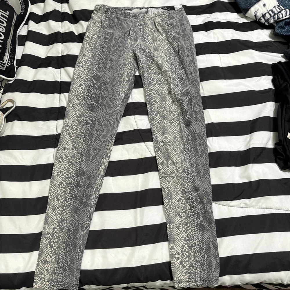 Snake print leggings